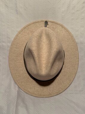 BNWT. Maurice Neutral Wide-Brim Felt Hat - Cream. One size